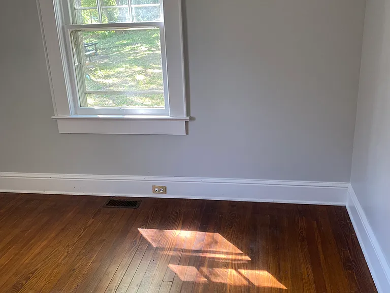 404 Goldston St — Photo 13