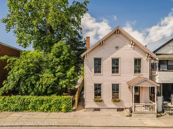 225 Robinson Street, Hudson, NY 12534