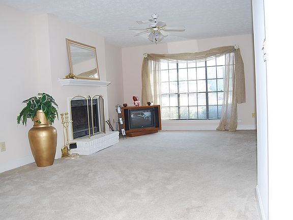 5th image of 7025 Lakeview Dr