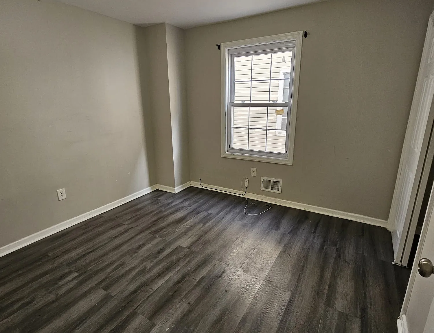3 bed, 1000 sqft, $2,395 — Photo 4