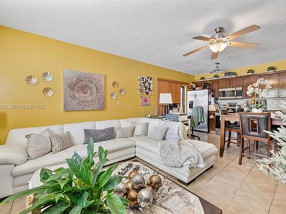 4th image of 5800 SW 20th St