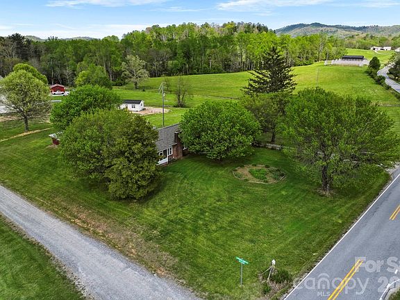 3rd image of 343 Brickyard Rd