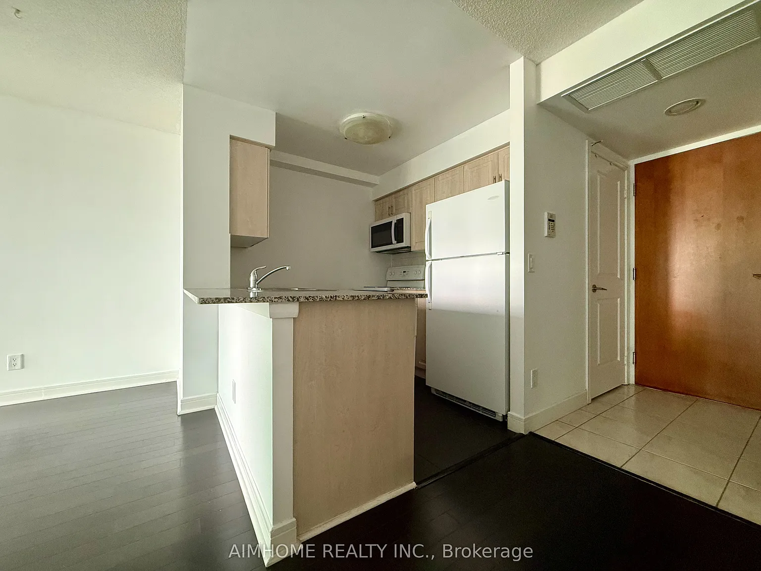 2 bed, $2,500 — Photo 3