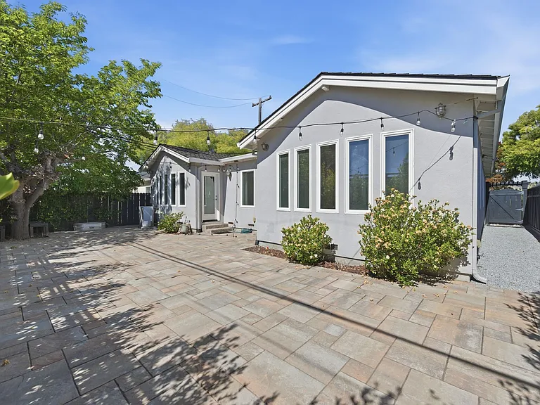 2476 Homewood Dr — Photo 21