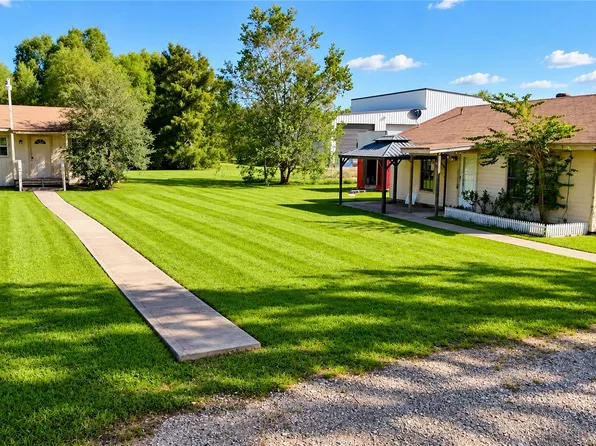 13632 Montgomery Rd, Santa Fe, TX 77510