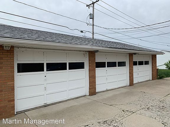 2nd image of 145 Edgewood Dr APT 4