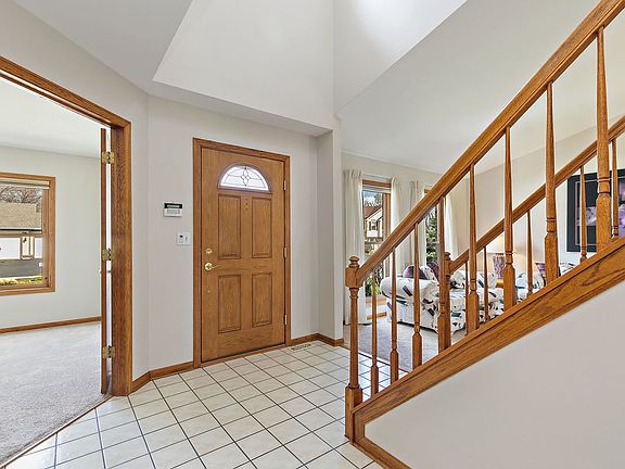 5th image of 160 Brentwood Trl