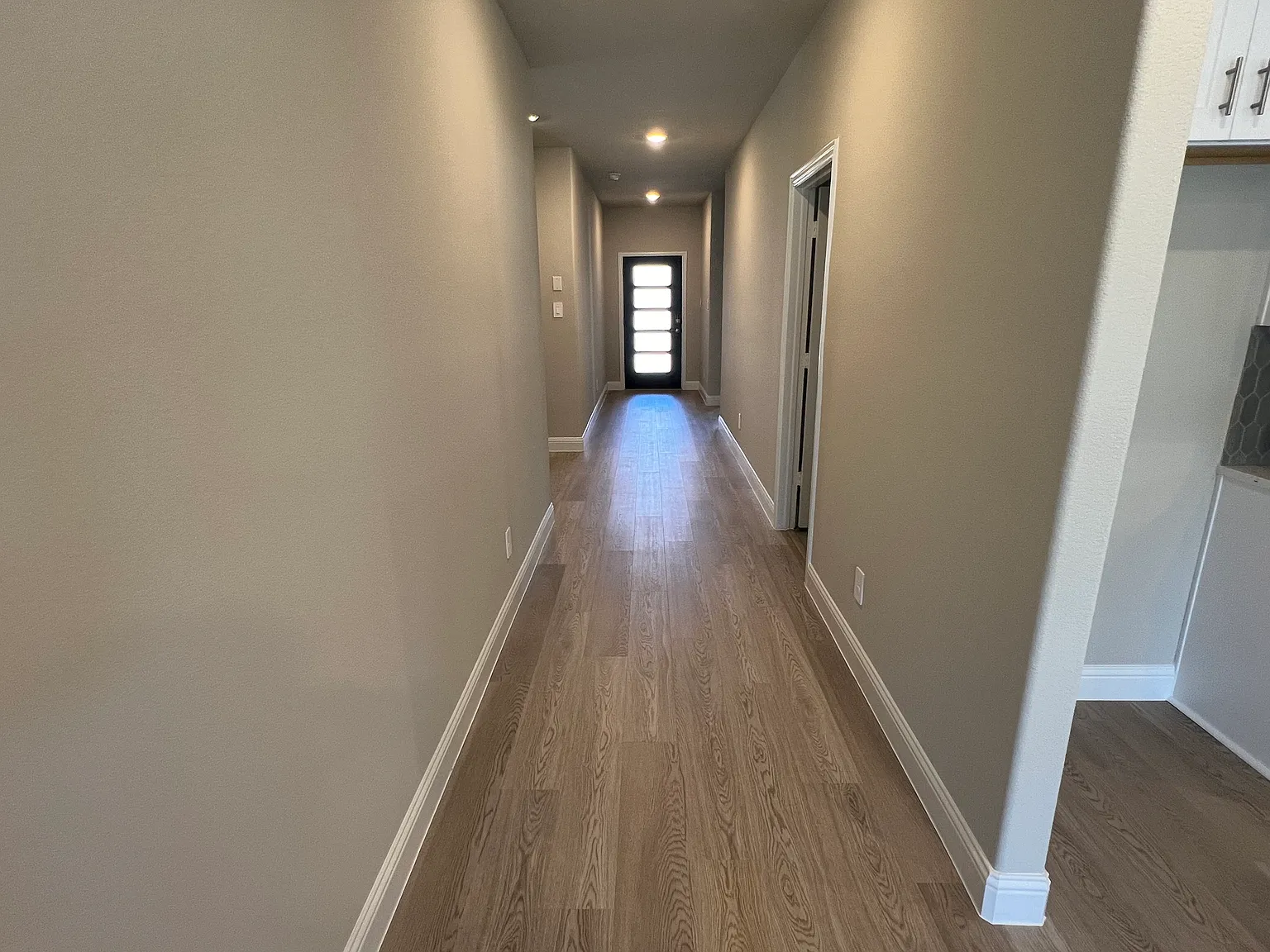 4 bed, 2.5 bath, 2059 sqft, $2,250 — Photo 3