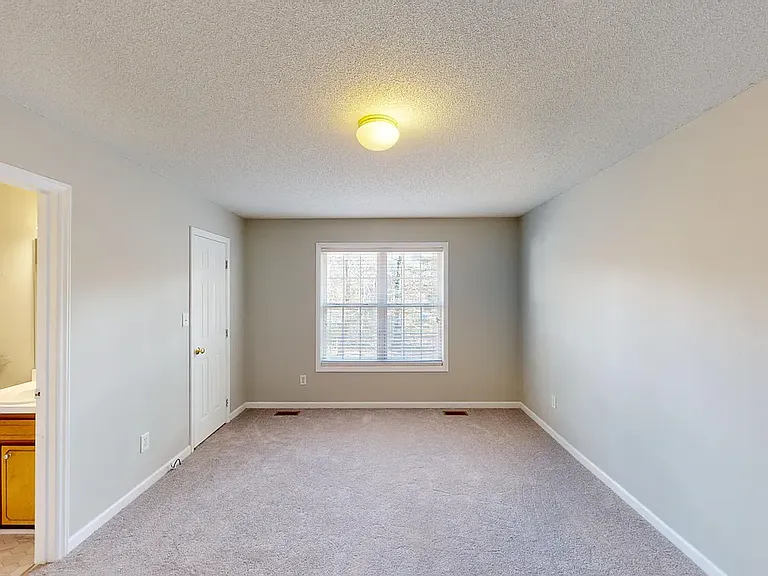 115 Stoneview Cir — Photo 31