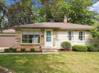 673 Kendalwood St NE, Grand Rapids, MI 49505