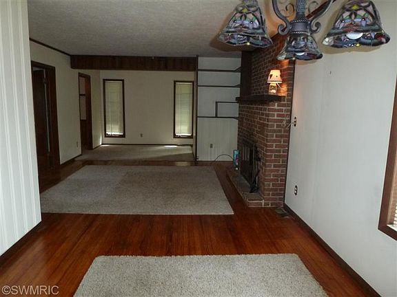 2nd image of 219 S Lakeview Ave