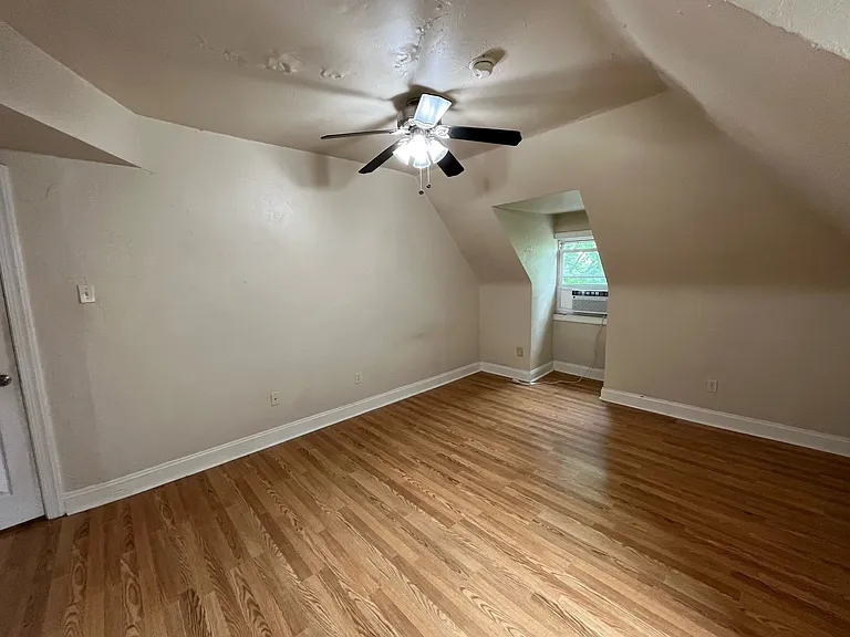 217 Stratford Ave #5 — Photo 7