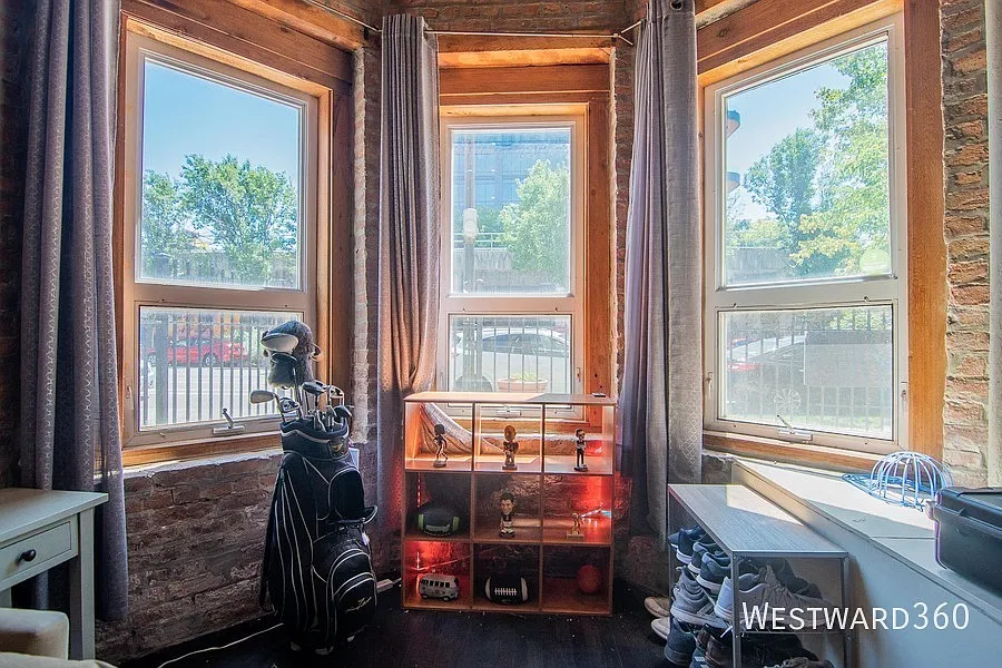 2BD/2BA Near Fulton Market with Included Parking — Photo 3
