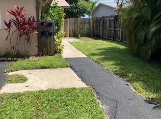 111 SW 10th St #1, Hallandale, FL 33009