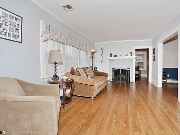 4th image of 500 Rock Rd