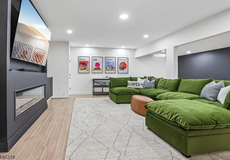 22 Flower Horn Blvd — Photo 37