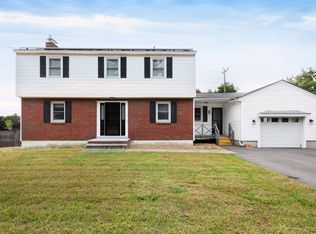 35 Winnhaven Dr, Hudson, NH 03051