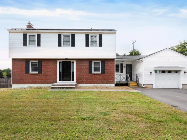 35 Winnhaven Drive, Hudson, NH 03051