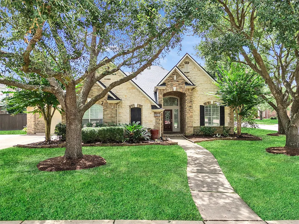 1211 Sterling Ct