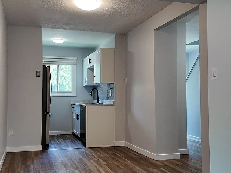 166 Southdale Rd W #58 — Photo 5