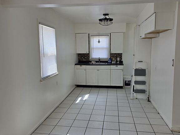 3rd image of 4136 Westpoint St