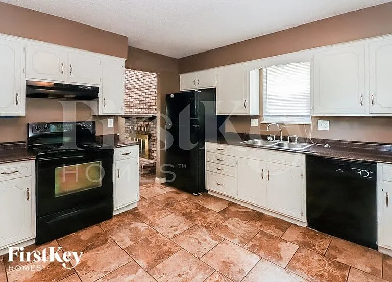 9137 E 90th Ter — Photo 4