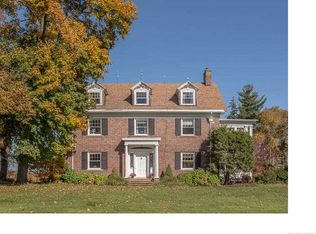 7980 Quaker Rd, Orchard Park, NY 14127