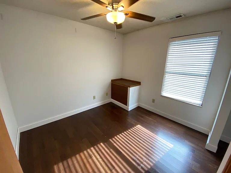 Chittenden Ave 76 MLR — Photo 16