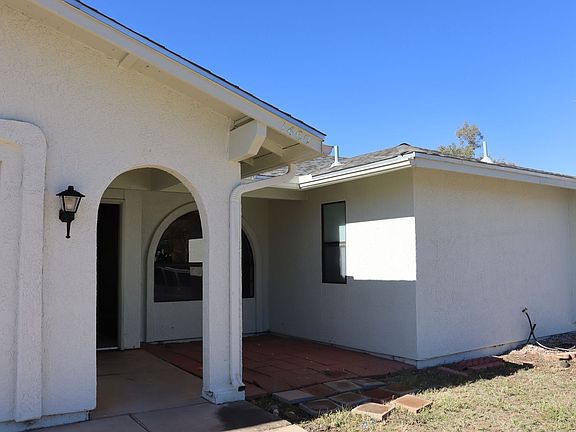 3rd image of 1460 Wildflower Dr