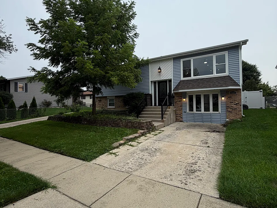 15221 Ridgeland Ave
