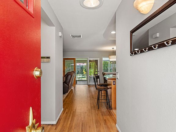 4th image of 7508 Bellrose Ave NE