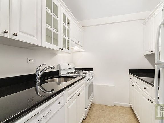 3rd image of 222 E 19th St APT 7H
