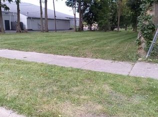 823 Carl Breeding Way, Jackson, MI 49203