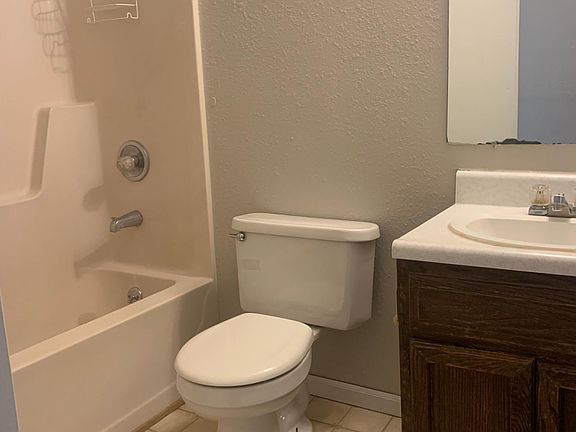 4th image of 713 W 11th St APT A