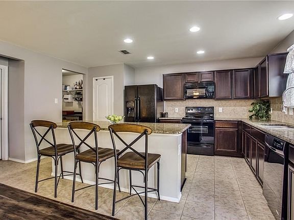 5th image of 812 Glenndon Dr