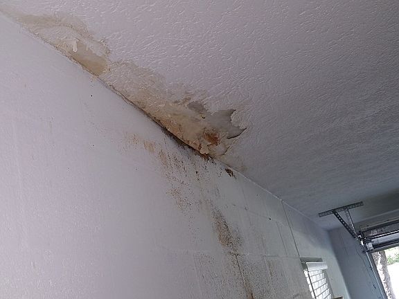 2nd image of 807 Pine St