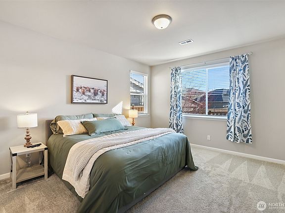 5th image of 17818 Berkeley Parkway E