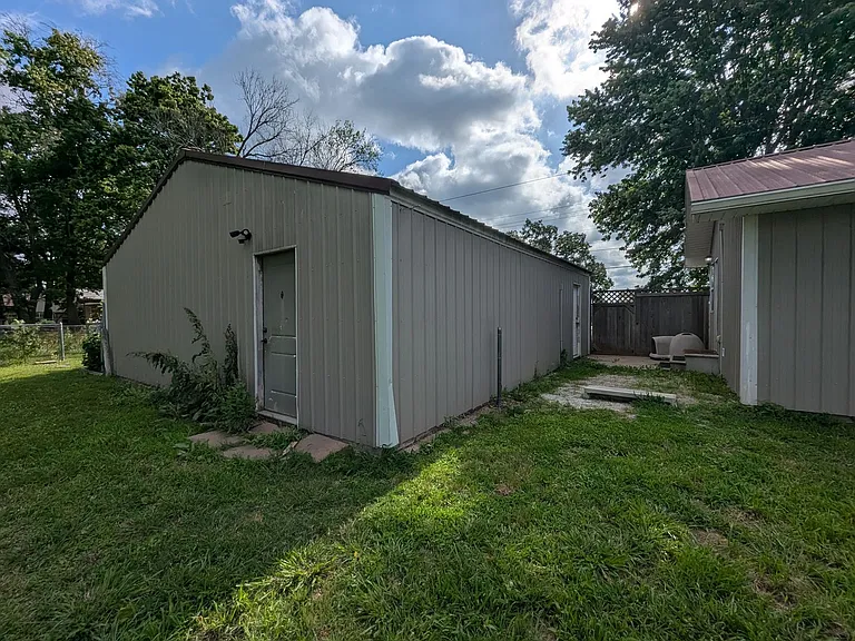 320 S Country Club Rd — Photo 33