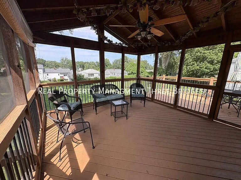 10335 Lackland Rd — Photo 2