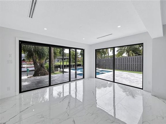4th image of 1608 SW 5th Ct