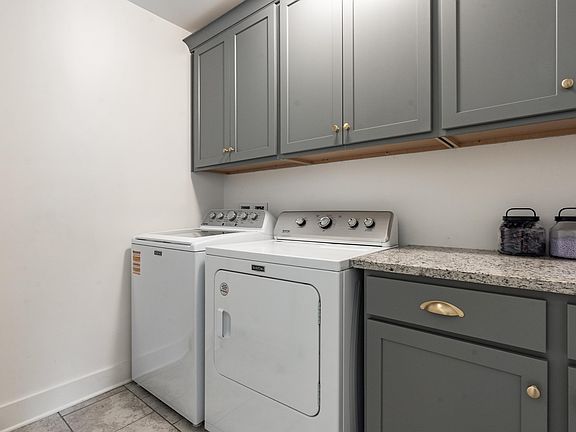4th image of 102 Grove Dr