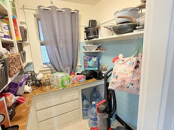 3rd image of 130 Bonner Ave