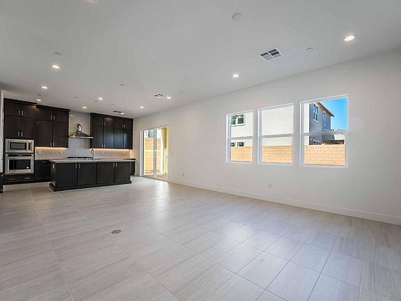 3rd image of 10428 Muro Russo Ave