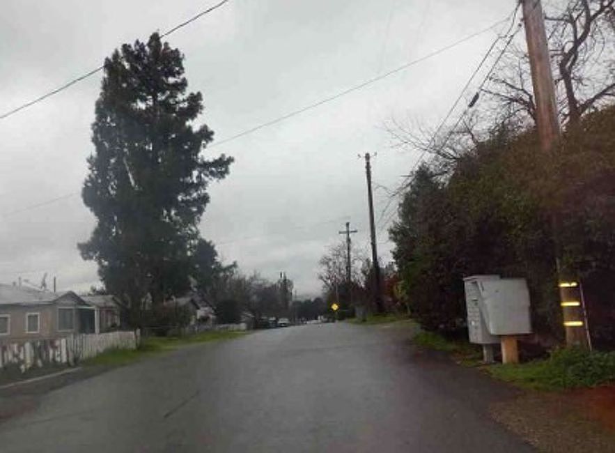 Exterior Neighborhood (street photo)