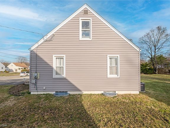 4th image of 60 Renee Dr