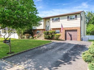 66 Stowe Ave, Babylon, NY