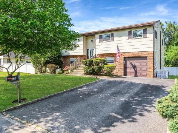 66 Stowe Avenue, Babylon, NY 11702