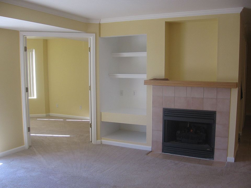 Gas fireplace, built-ins & crown molding!