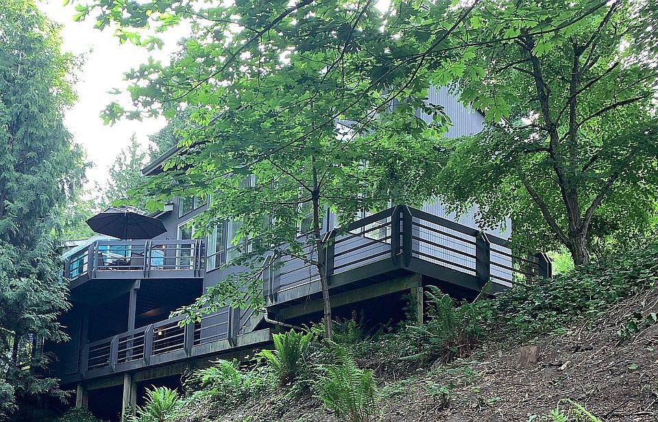 2nd image of 1 Holly Ln