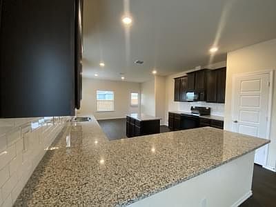 3rd image of 10838 Randolph Blvd